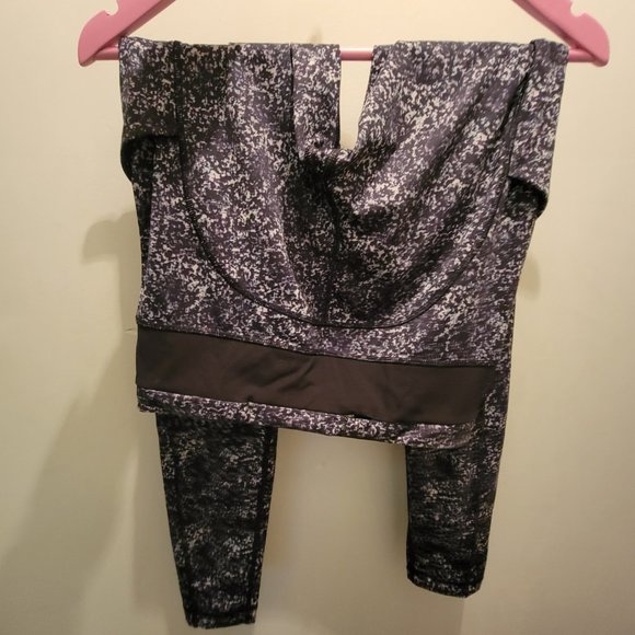 Size 6 Lululemon leggings - Picture 2 of 2